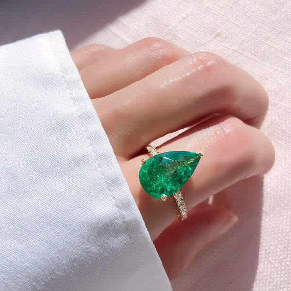 LARGE PEAR EMERALD RING